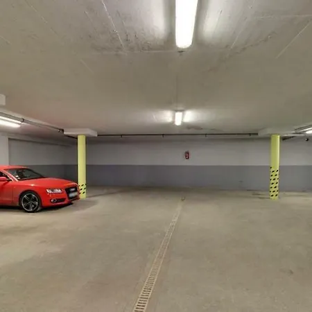 Centrum With Garage דירה רוקיטניצה נאד איז'רו