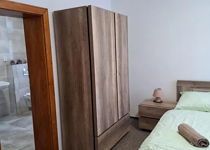 Centrum With Garage شقة روكيتنسي ناد جيزيرو
